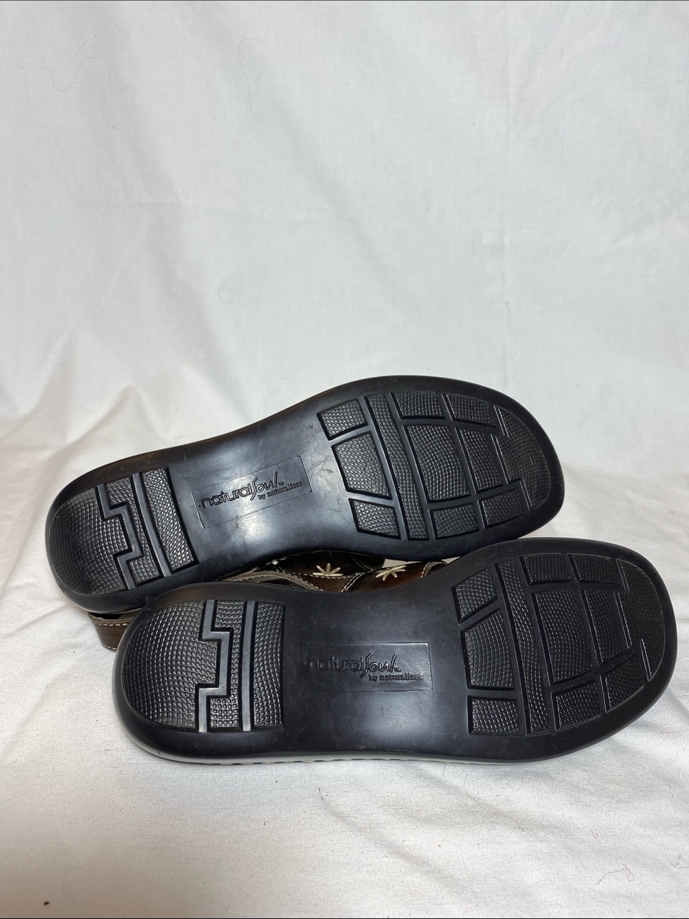 NaturalSoul by Naturalizer Brown Star-Accent Leather Sandals Women-8M - Picture 7 of 9